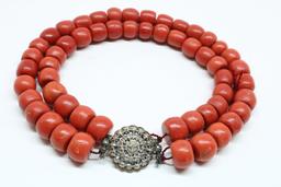 Bloedkoralen collier met twee strengen en gouden slot